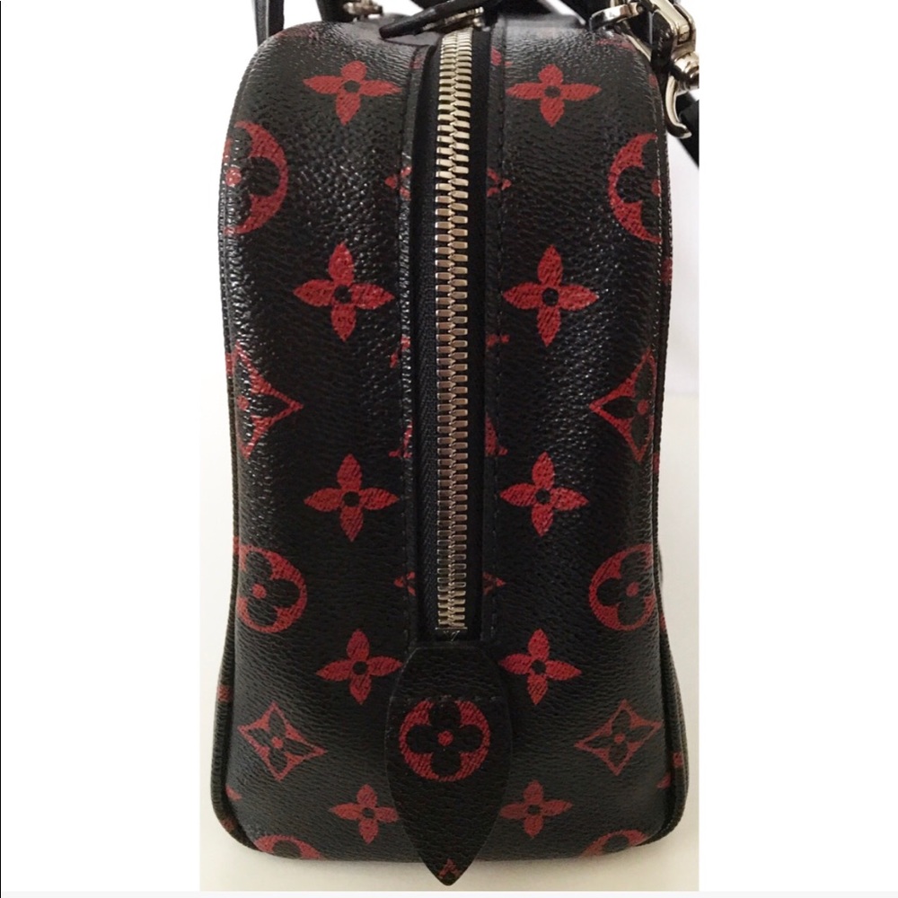 ⛔️SOLD⛔️ Louis Vuitton Infrarouge Dora Crossbody - Picture 4 of 8
